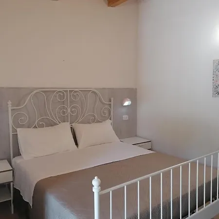 مزرعة للإقامة Valle Dei Gelsi