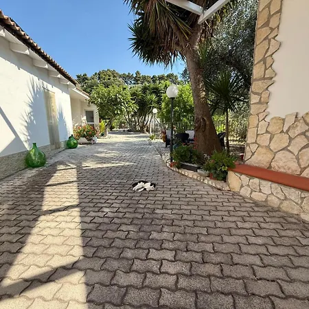 مزرعة للإقامة Valle Dei Gelsi *