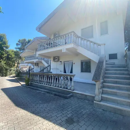 مزرعة للإقامة Valle Dei Gelsi بيسْكيتْشّي
